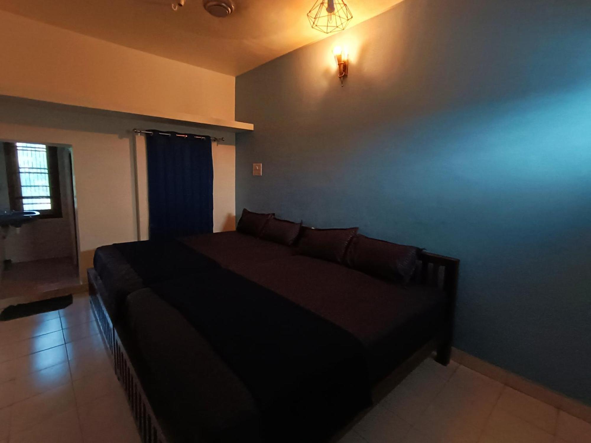 Omkara - The Fives Guest House Tiruvannāmalai Værelse billede