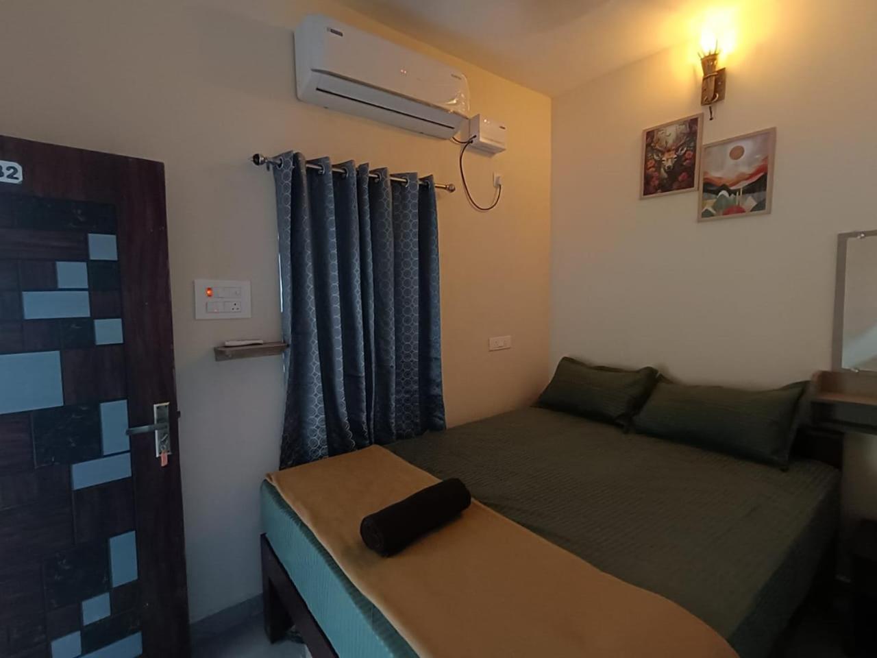 Omkara - The Fives Guest House Tiruvannāmalai Eksteriør billede