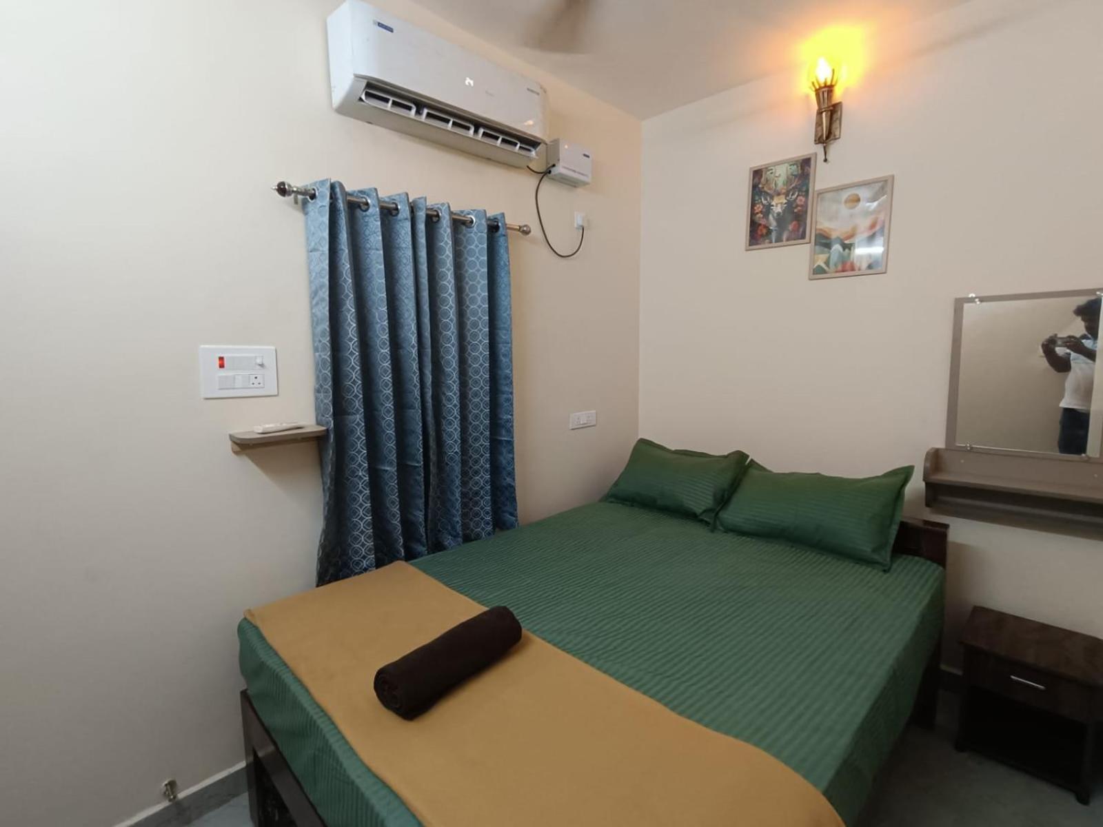 Omkara - The Fives Guest House Tiruvannāmalai Eksteriør billede